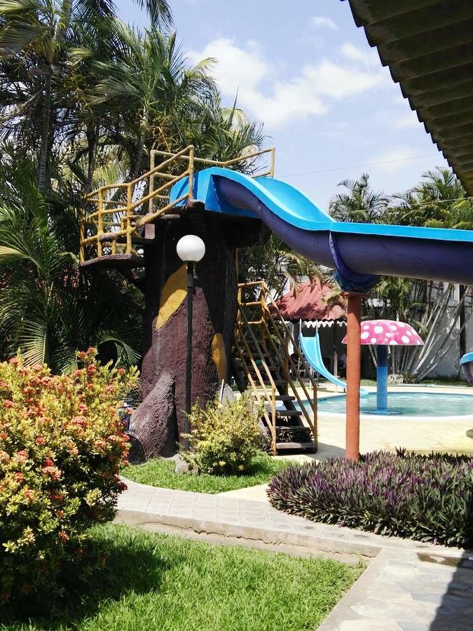 Hotel Santa Cruz Zapaca エクステリア 写真