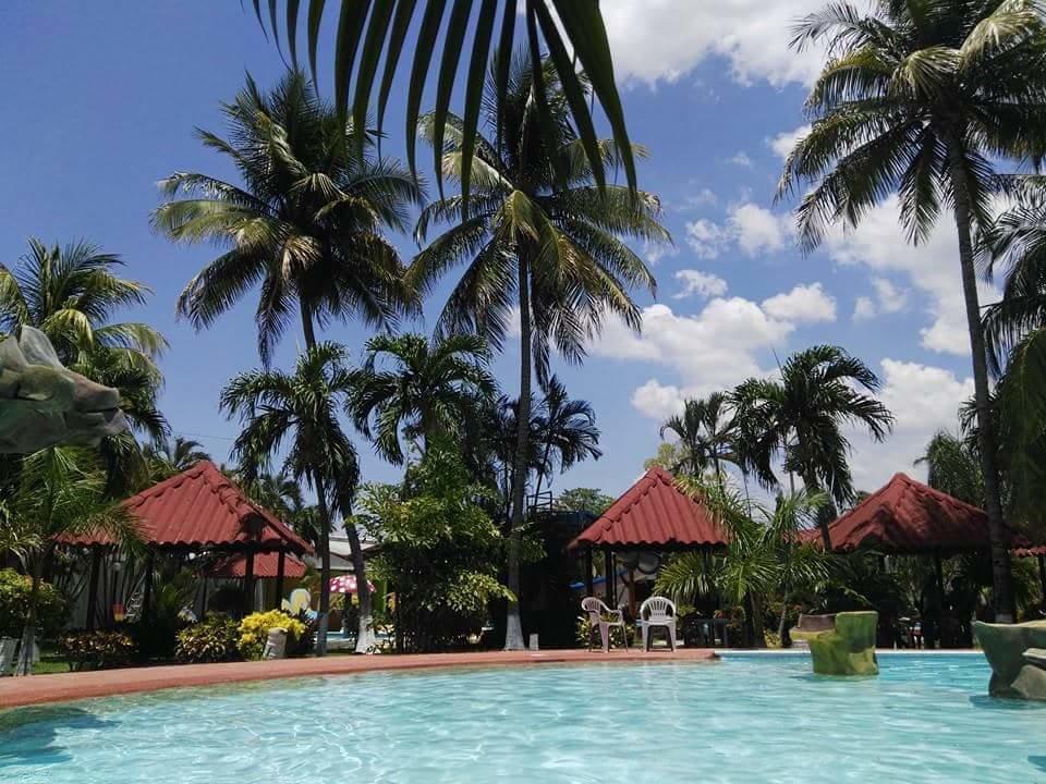 Hotel Santa Cruz Zapaca エクステリア 写真