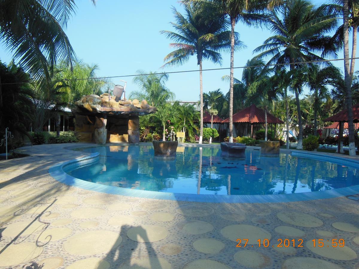 Hotel Santa Cruz Zapaca エクステリア 写真