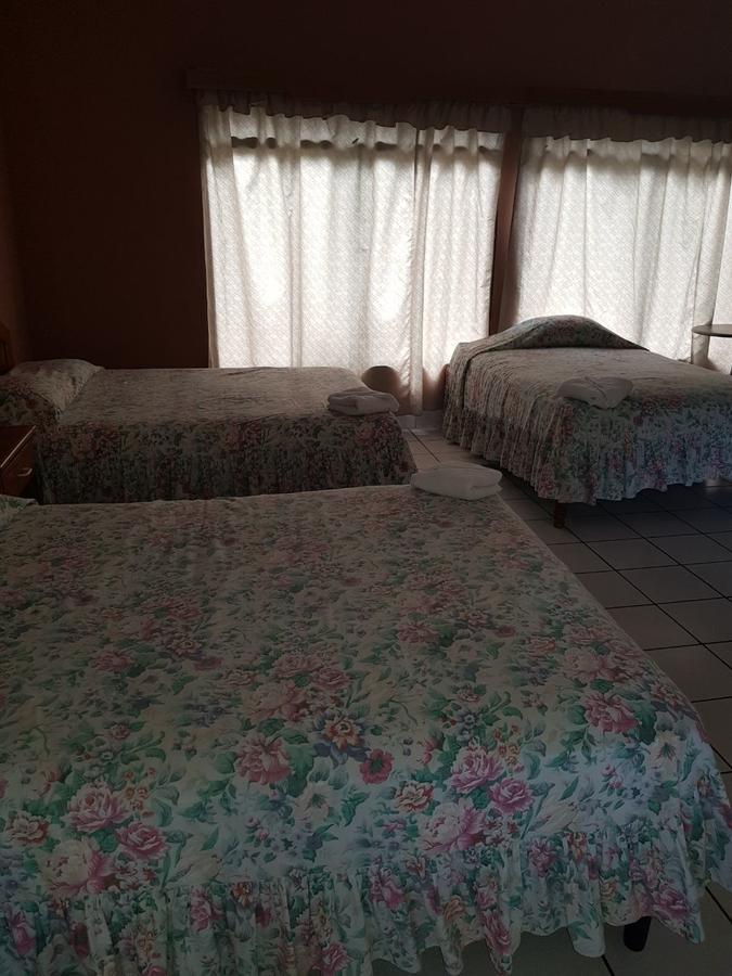 Hotel Santa Cruz Zapaca エクステリア 写真